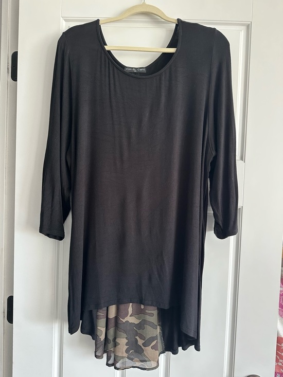 Kim & Cami Tops - Kim & Cami plus size 3X Black Scoop Neck Tunic.